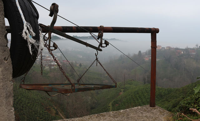 İlkel teleferik yine can aldı