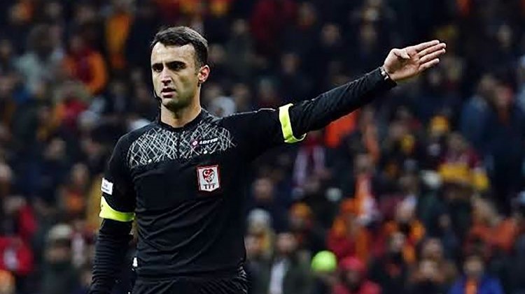 hakem-atilla-karaoglan-3-kez-hem-fenerbahcenin-hem-1591855216309.jpg